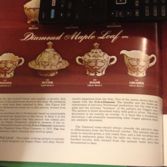 RARE~~4 PC. DIAMOND MAPLE  LEAF CUSTARD GLASS - Picture 7 of 8